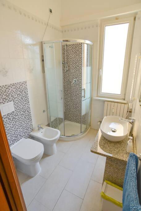 Larte Al Mare Vicino Spiaggia Con Ac E Wifi Apartamento Savona Exterior foto