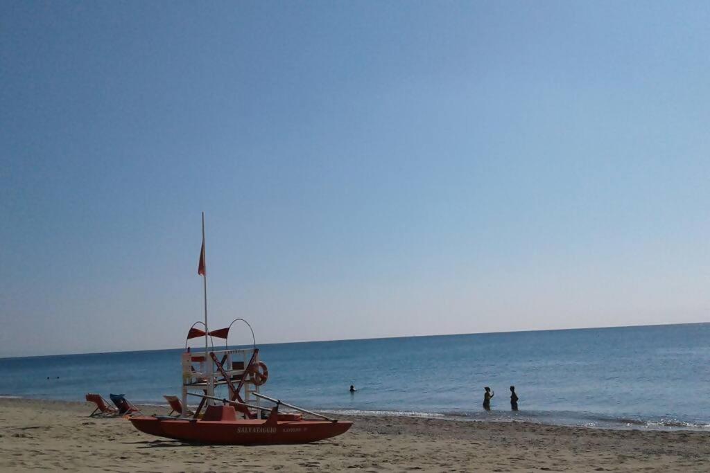 Larte Al Mare Vicino Spiaggia Con Ac E Wifi Apartamento Savona Exterior foto