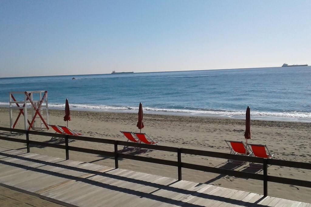 Larte Al Mare Vicino Spiaggia Con Ac E Wifi Apartamento Savona Exterior foto