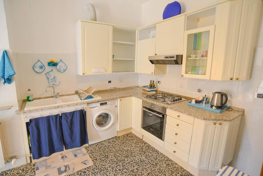 Larte Al Mare Vicino Spiaggia Con Ac E Wifi Apartamento Savona Exterior foto