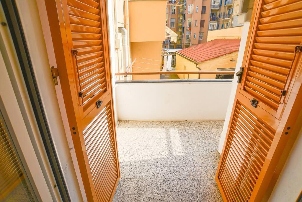 Larte Al Mare Vicino Spiaggia Con Ac E Wifi Apartamento Savona Exterior foto